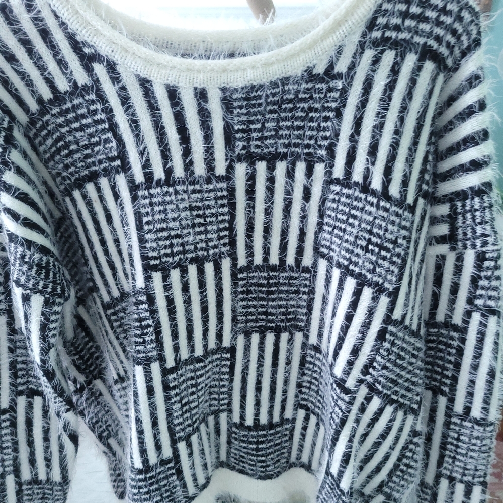 F21 Cozy warm sweater - Picture 6 of 8